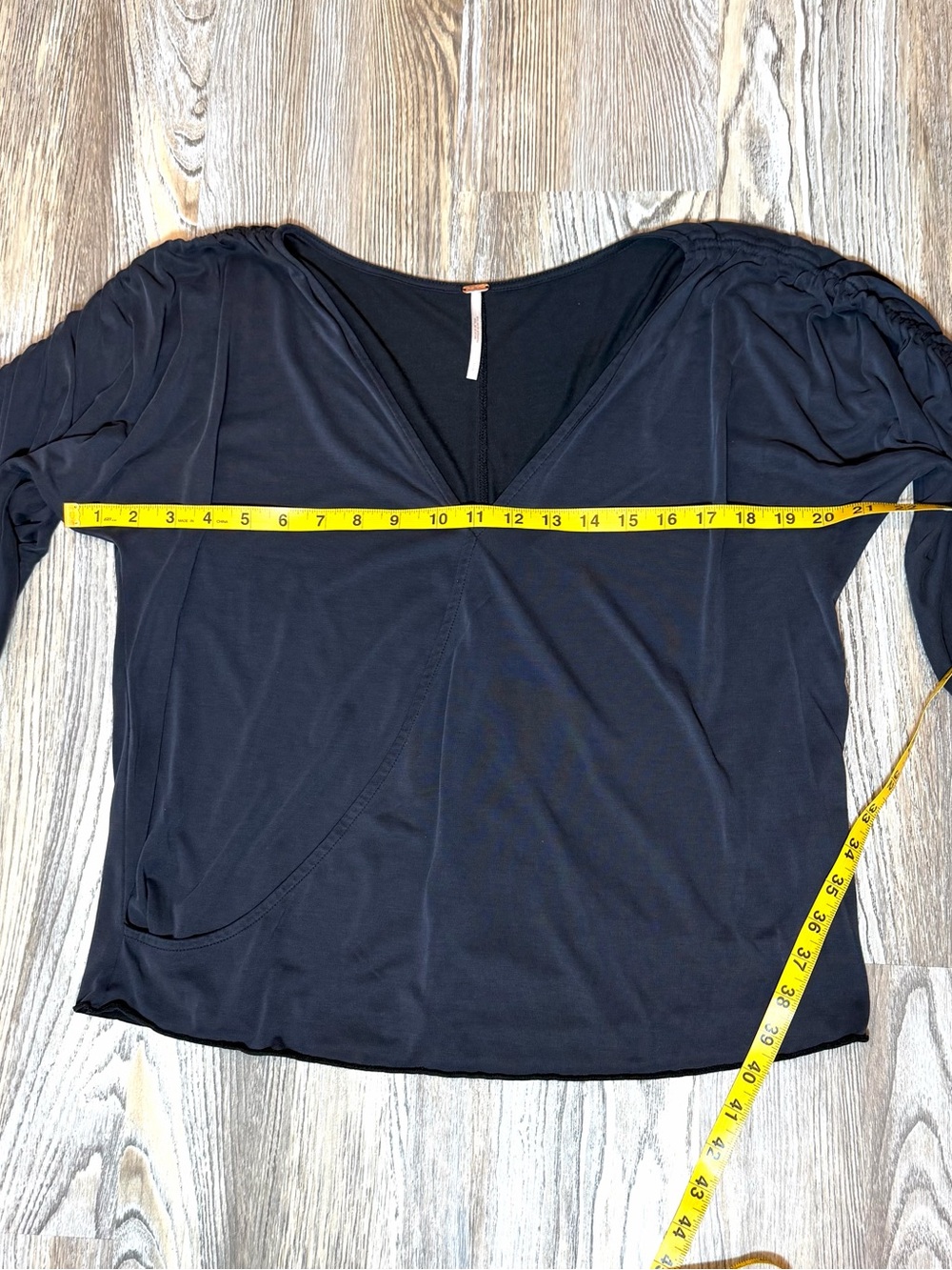 Free People Charcoal Gray Ruched Drawstring Sleeve Surplice Top Women’s Small - Picture 6 of 9